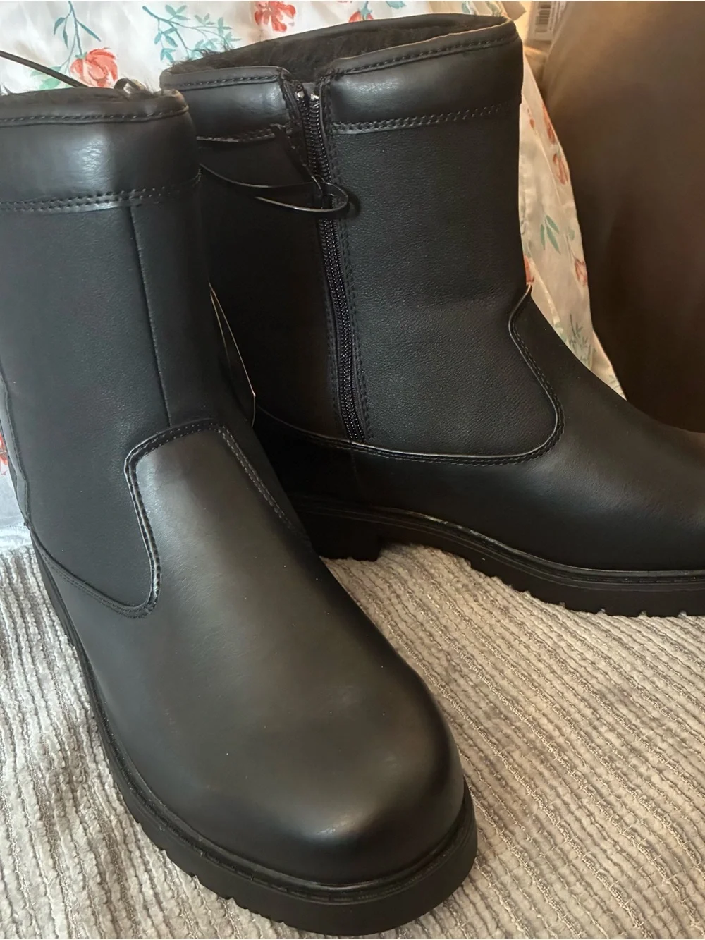 New with tags men’s black stadium totes, winter boots, waterproof, size 10 1/2